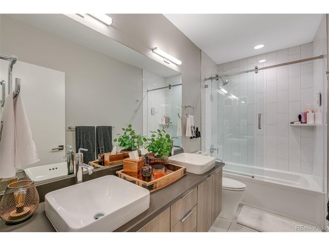 10 Wilder Ln, Littleton, CO 80123