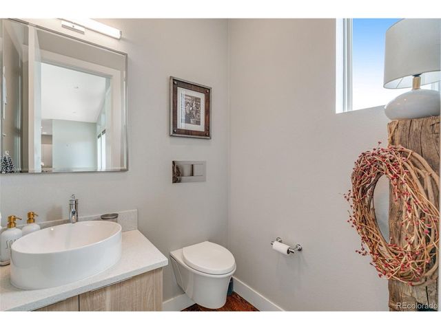 10 Wilder Ln, Littleton, CO 80123