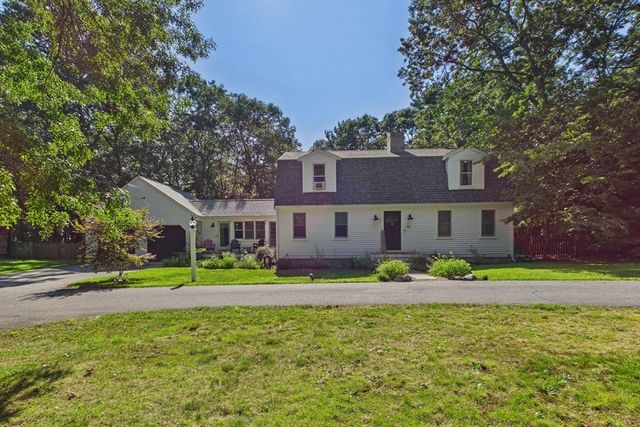 281 Neck Rd, Rochester, MA 02770