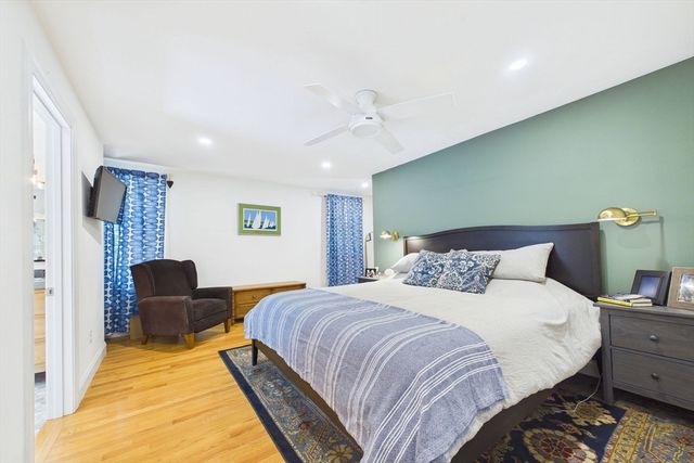 281 Neck Rd, Rochester, MA 02770