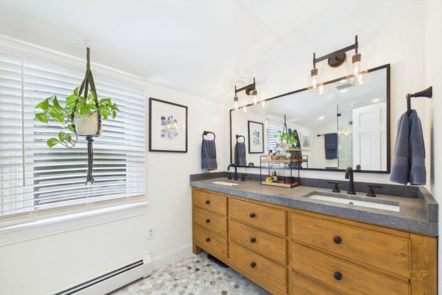 281 Neck Rd, Rochester, MA 02770