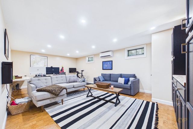 281 Neck Rd, Rochester, MA 02770