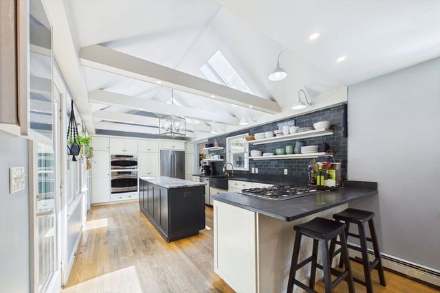 281 Neck Rd, Rochester, MA 02770