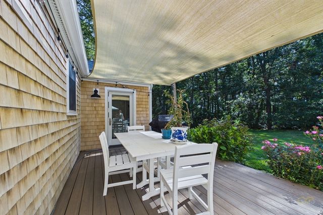 281 Neck Rd, Rochester, MA 02770