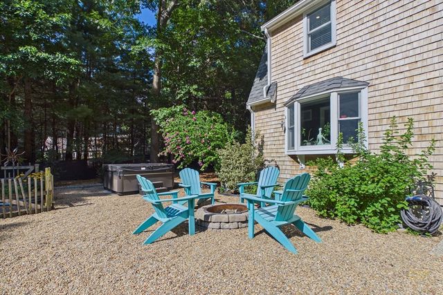 281 Neck Rd, Rochester, MA 02770