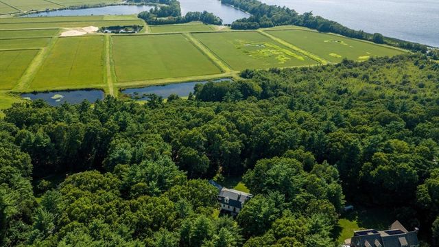 281 Neck Rd, Rochester, MA 02770