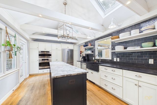 281 Neck Rd, Rochester, MA 02770