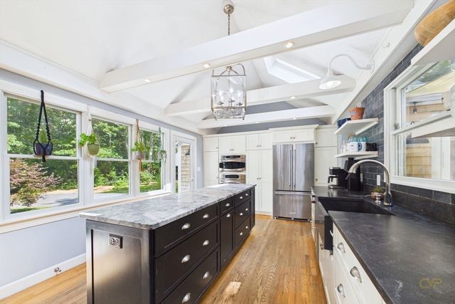 281 Neck Rd, Rochester, MA 02770