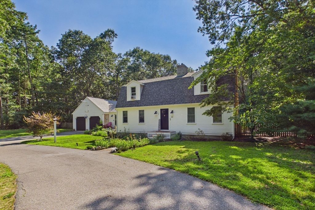 281 Neck Rd, Rochester, MA 02770
