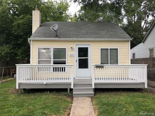 220 W Columbia Avenue, Pontiac, MI 48340