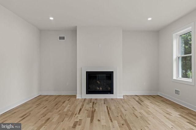 307 WASHINGTON CROSSING PENNINGTON RD, Titusville, NJ 08560