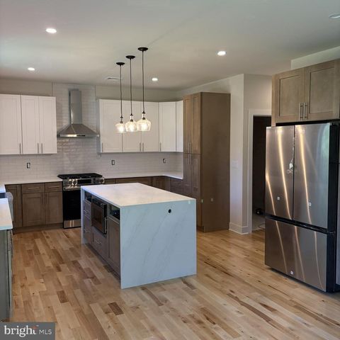 307 WASHINGTON CROSSING PENNINGTON RD, Titusville, NJ 08560