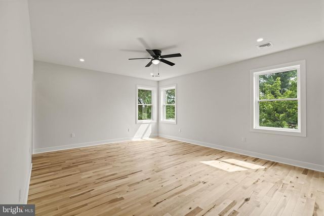 307 WASHINGTON CROSSING PENNINGTON RD, Titusville, NJ 08560