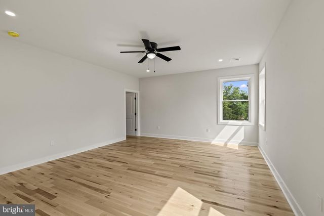 307 WASHINGTON CROSSING PENNINGTON RD, Titusville, NJ 08560