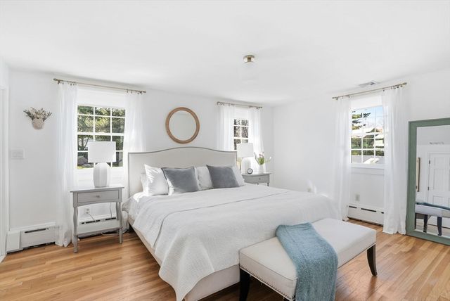 10 Boulder Glen Rd, Hingham, MA 02043