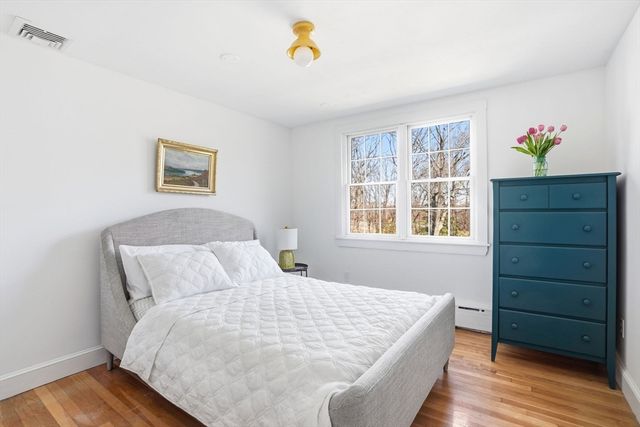 10 Boulder Glen Rd, Hingham, MA 02043