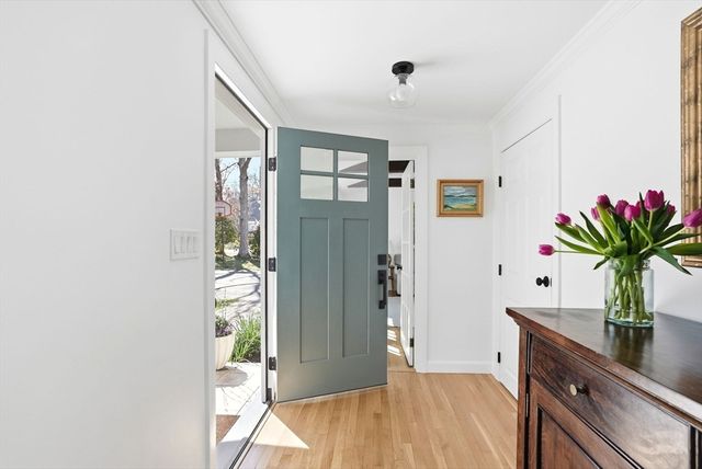 10 Boulder Glen Rd, Hingham, MA 02043