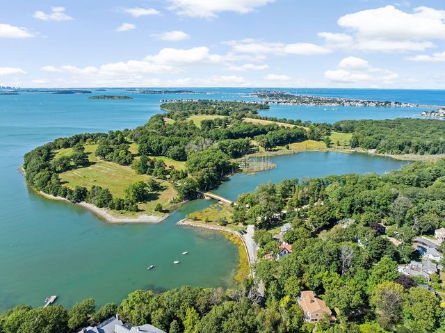 10 Boulder Glen Rd, Hingham, MA 02043