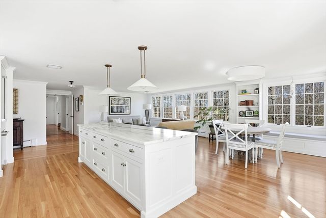 10 Boulder Glen Rd, Hingham, MA 02043