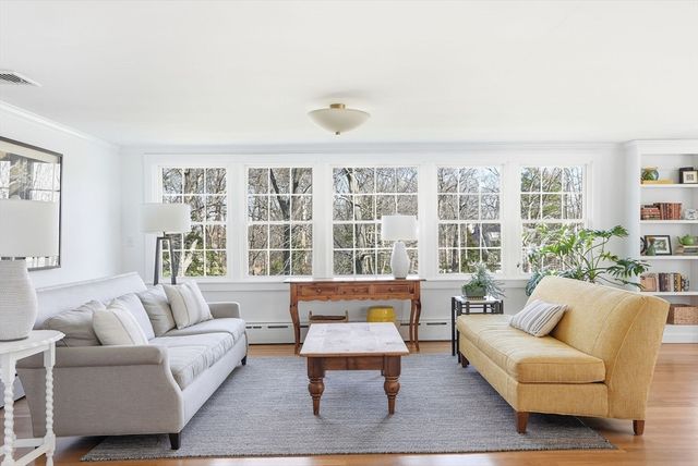 10 Boulder Glen Rd, Hingham, MA 02043