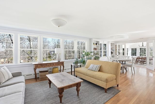 10 Boulder Glen Rd, Hingham, MA 02043