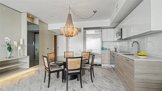 1300 Brickell Bay Dr 3102, Miami, FL 33131