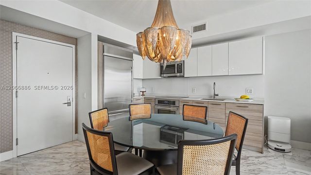 1300 Brickell Bay Dr 3102, Miami, FL 33131