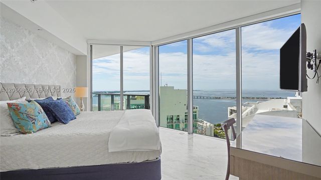 1300 Brickell Bay Dr 3102, Miami, FL 33131