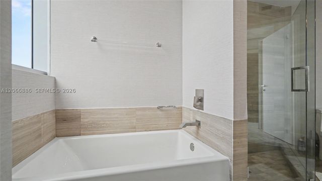 1300 Brickell Bay Dr 3102, Miami, FL 33131