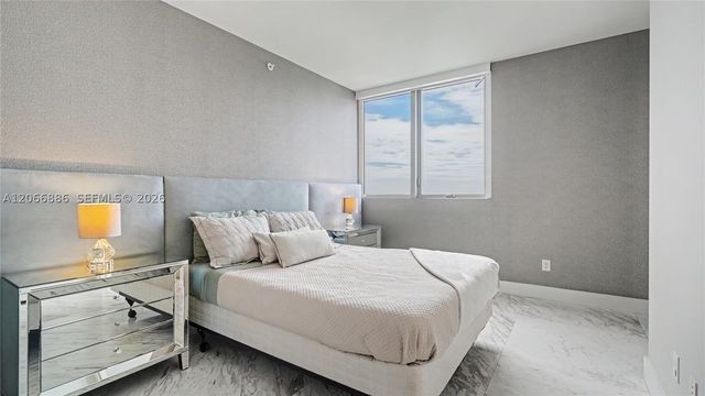 1300 Brickell Bay Dr 3102, Miami, FL 33131