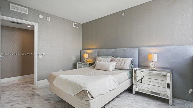 1300 Brickell Bay Dr 3102, Miami, FL 33131