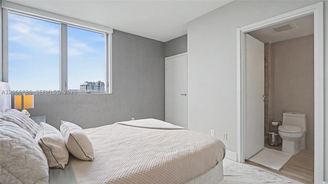1300 Brickell Bay Dr 3102, Miami, FL 33131