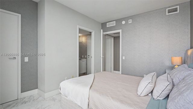 1300 Brickell Bay Dr 3102, Miami, FL 33131