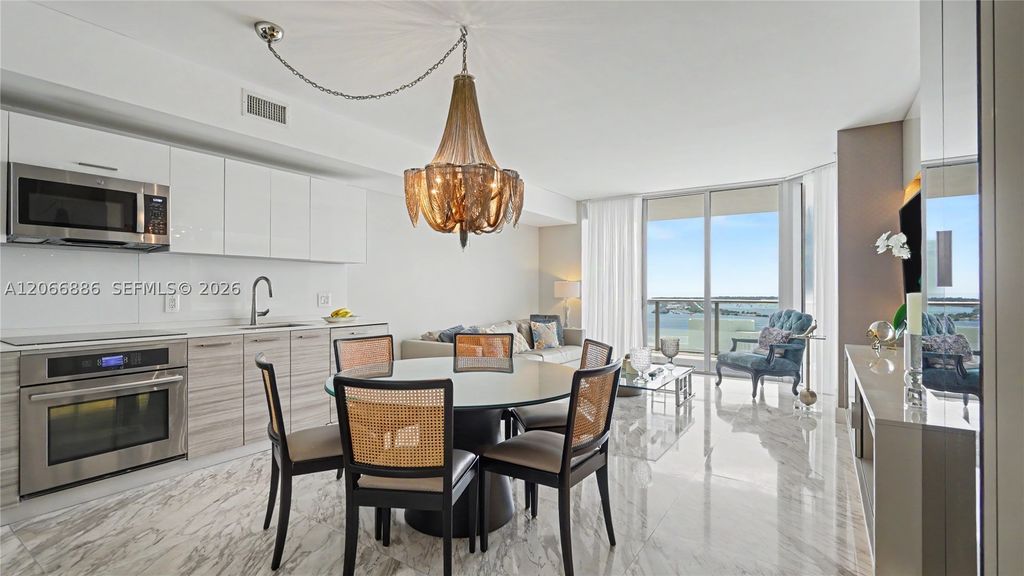 1300 Brickell Bay Dr 3102, Miami, FL 33131