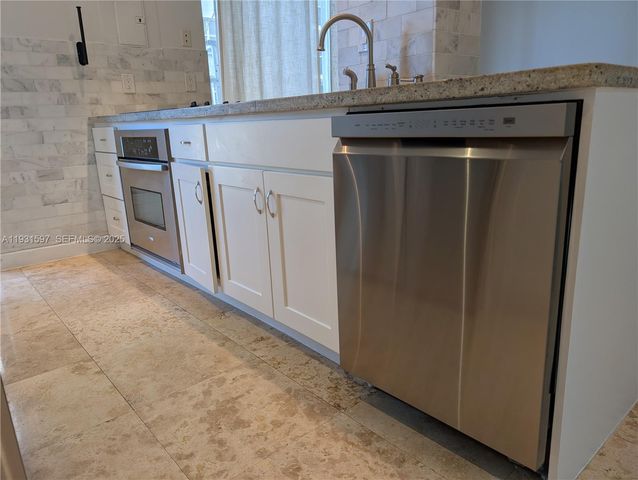 6061 Collins Ave 4E, Miami Beach, FL 33140