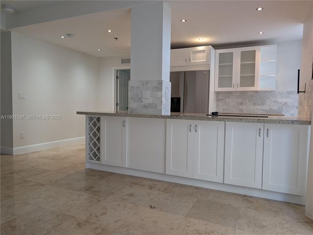 6061 Collins Ave 4E, Miami Beach, FL 33140