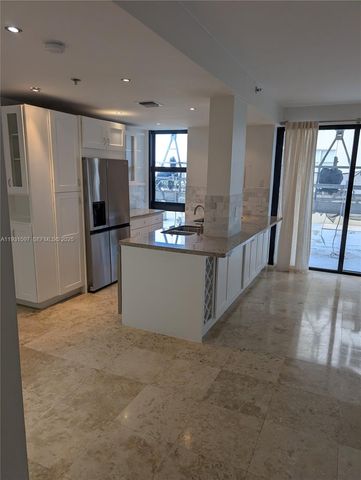 6061 Collins Ave 4E, Miami Beach, FL 33140