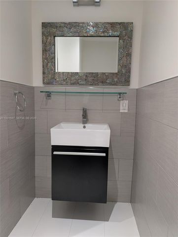 6061 Collins Ave 4E, Miami Beach, FL 33140