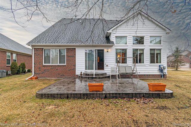 49675 Sable Creek Drive 30, Macomb Township, MI 48042