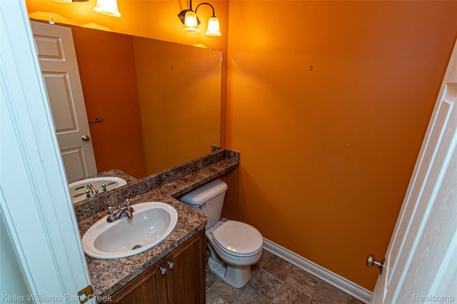 49675 Sable Creek Drive 30, Macomb Township, MI 48042