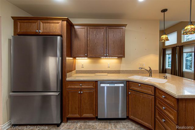 49675 Sable Creek Drive 30, Macomb Township, MI 48042