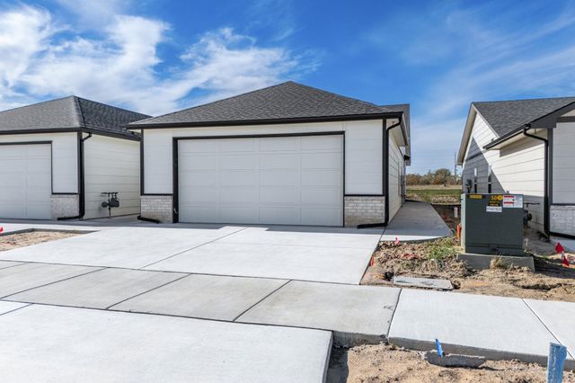 506 E Harper St, Valley Center, KS 67147