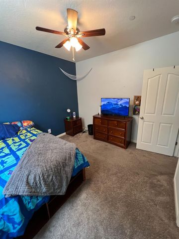 3742 Wrenwood Avenue, Clovis, CA 93619
