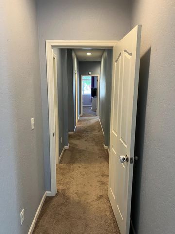 3742 Wrenwood Avenue, Clovis, CA 93619