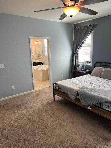 3742 Wrenwood Avenue, Clovis, CA 93619