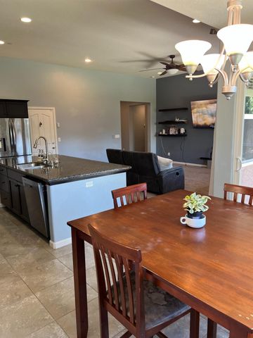 3742 Wrenwood Avenue, Clovis, CA 93619