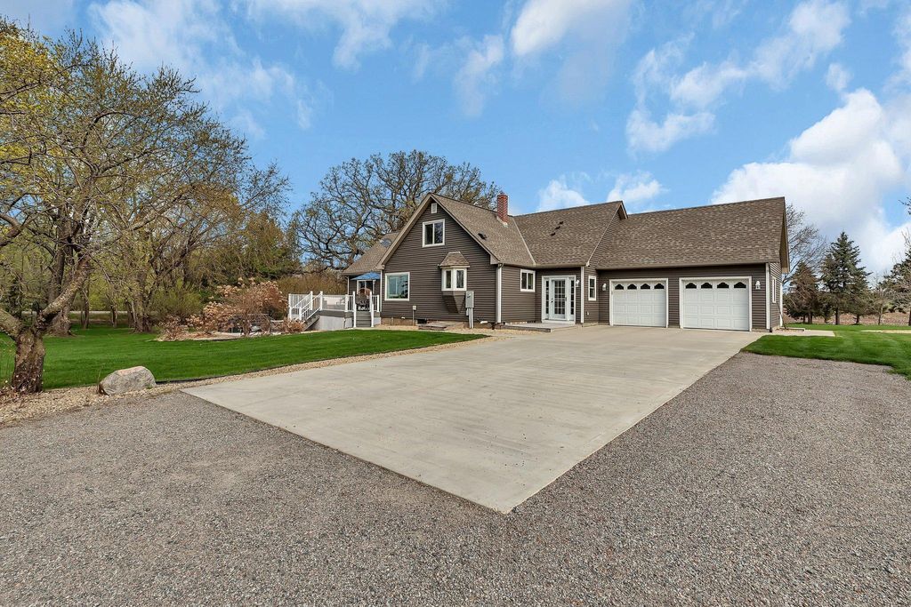 6734 Edmonson Avenue NE, Monticello, MN 55362