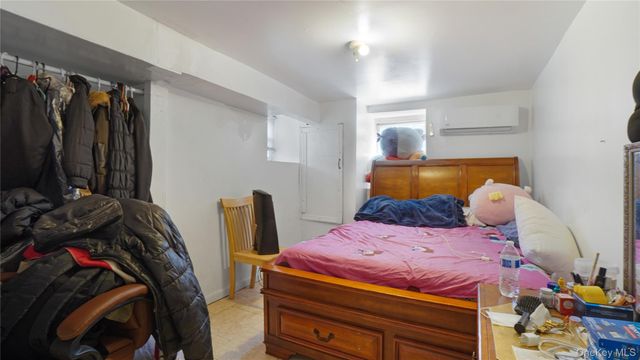 937 E 225th Street, Bronx, NY 10466