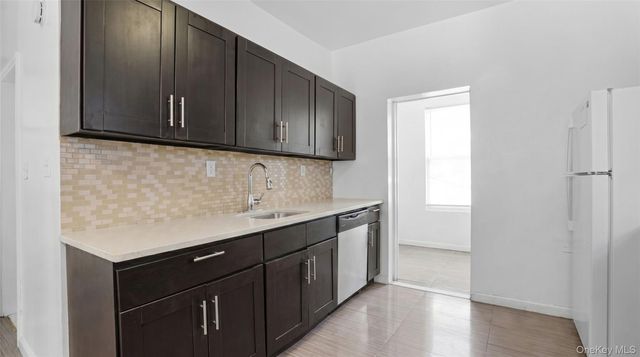 937 E 225th Street, Bronx, NY 10466