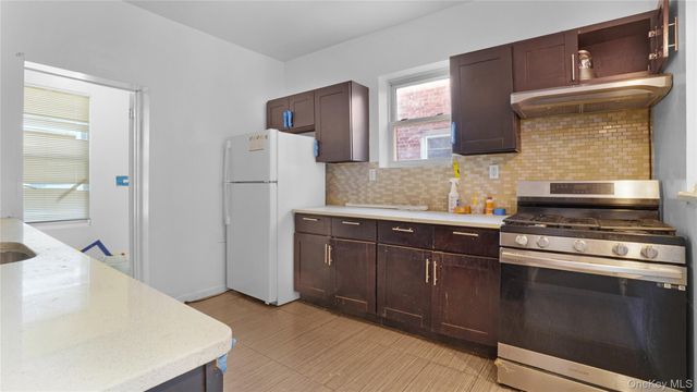 937 E 225th Street, Bronx, NY 10466